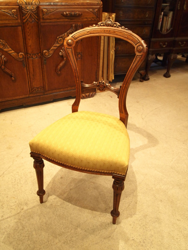 chair280228a_01.JPG