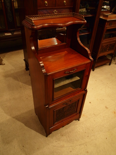 cabinet150418_02.JPG