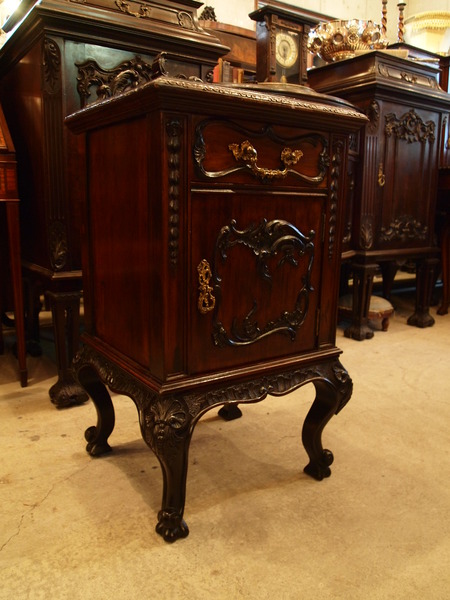 cabinet170701_03.JPG