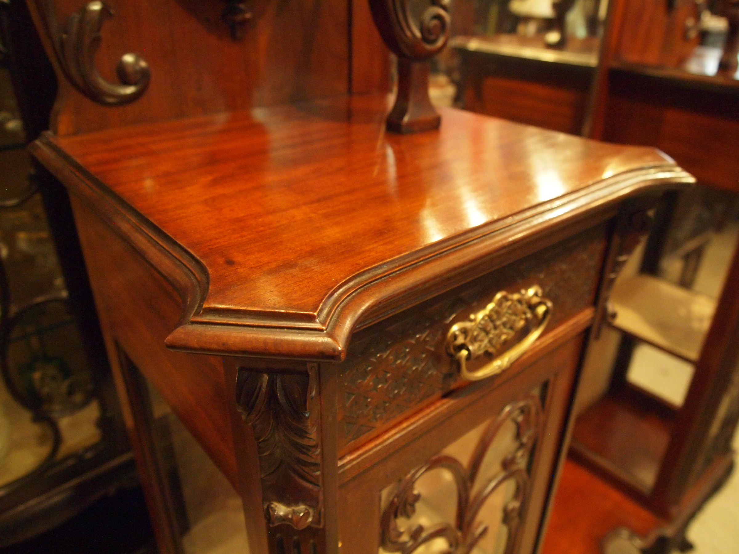 cabinet300601_09.JPG