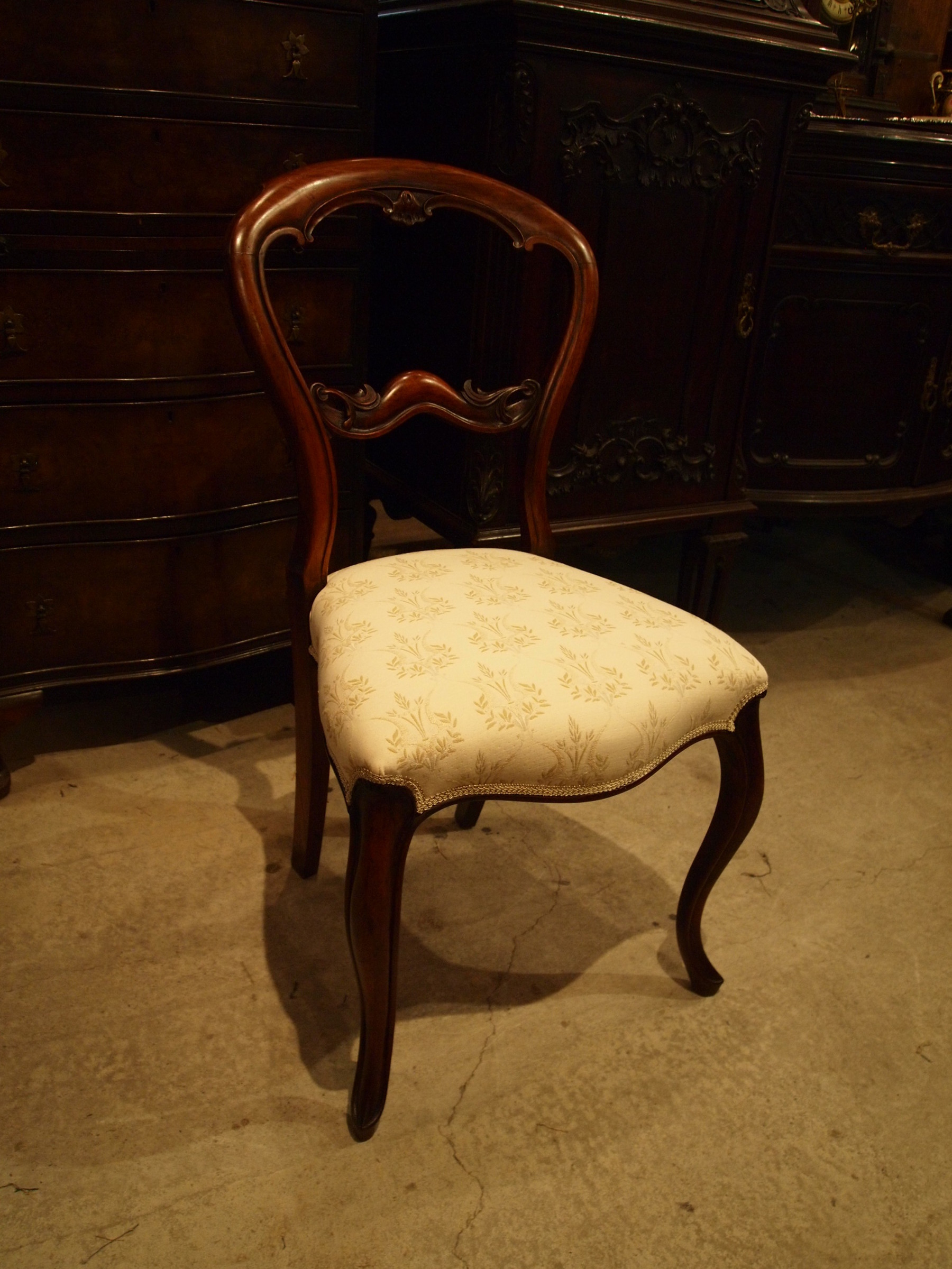 chair300618_02.JPG