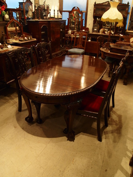 https://www.crair-antiques.com/info/images/1table150117_01.JPG