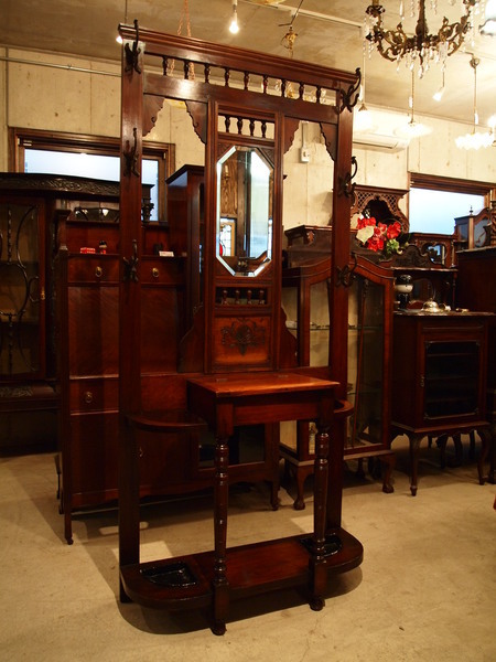 https://www.crair-antiques.com/info/images/hall150405_01.JPG